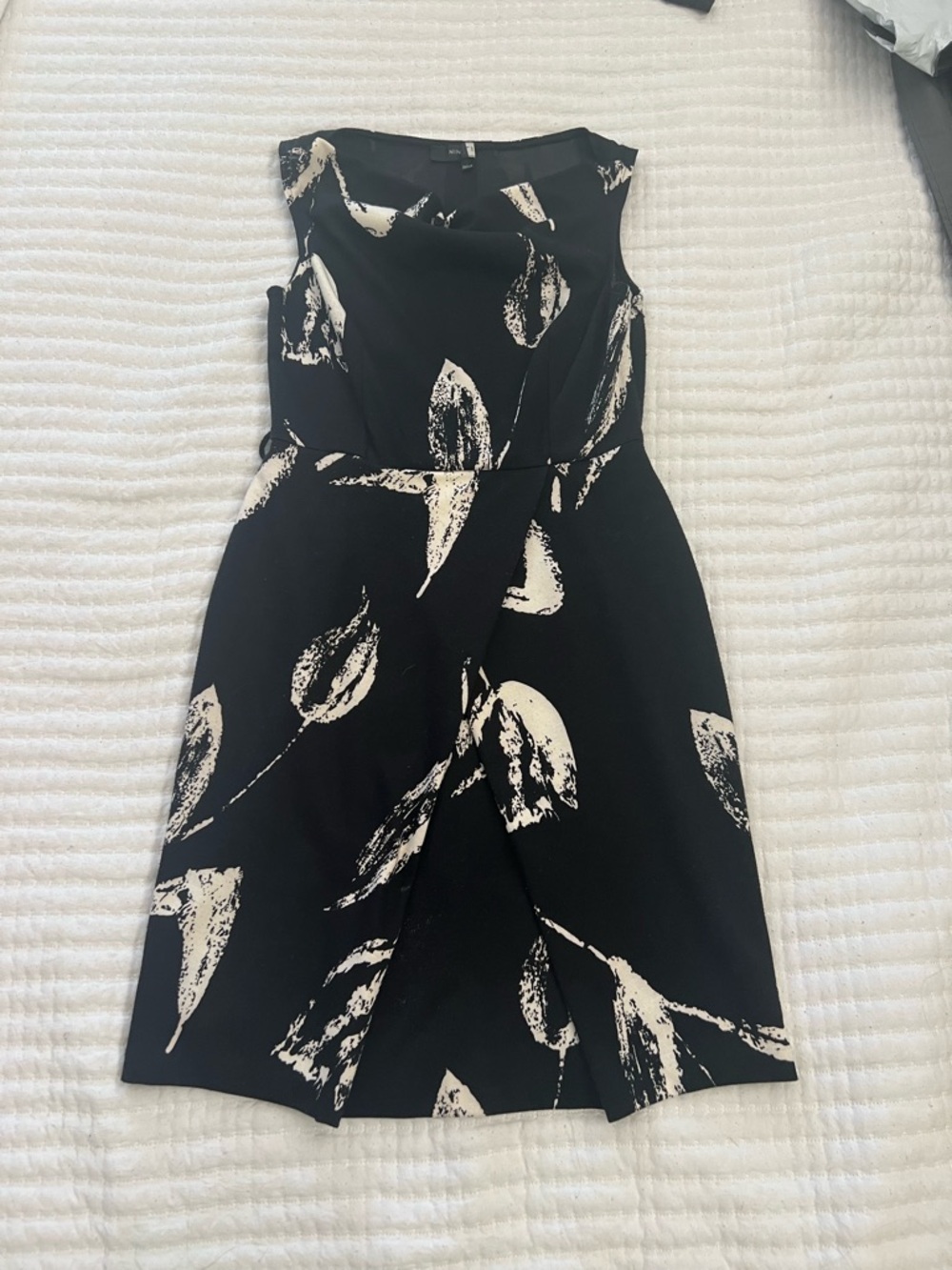Nine West Black Dress with White Leaf Print Midi - W size 2